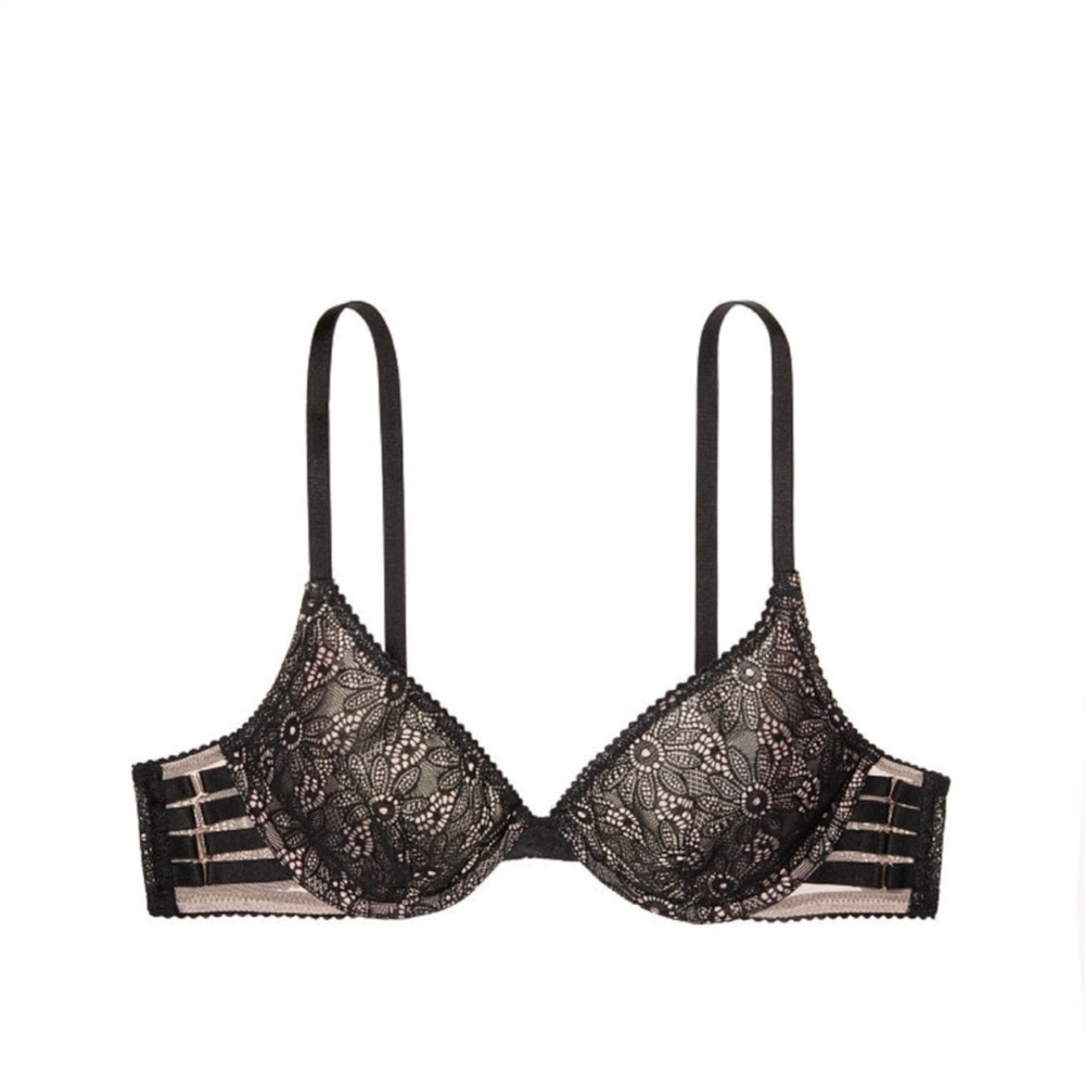 Victoria’s Secret Very Sexy plunge Unlined Bra .size 36D or 38D. NWT